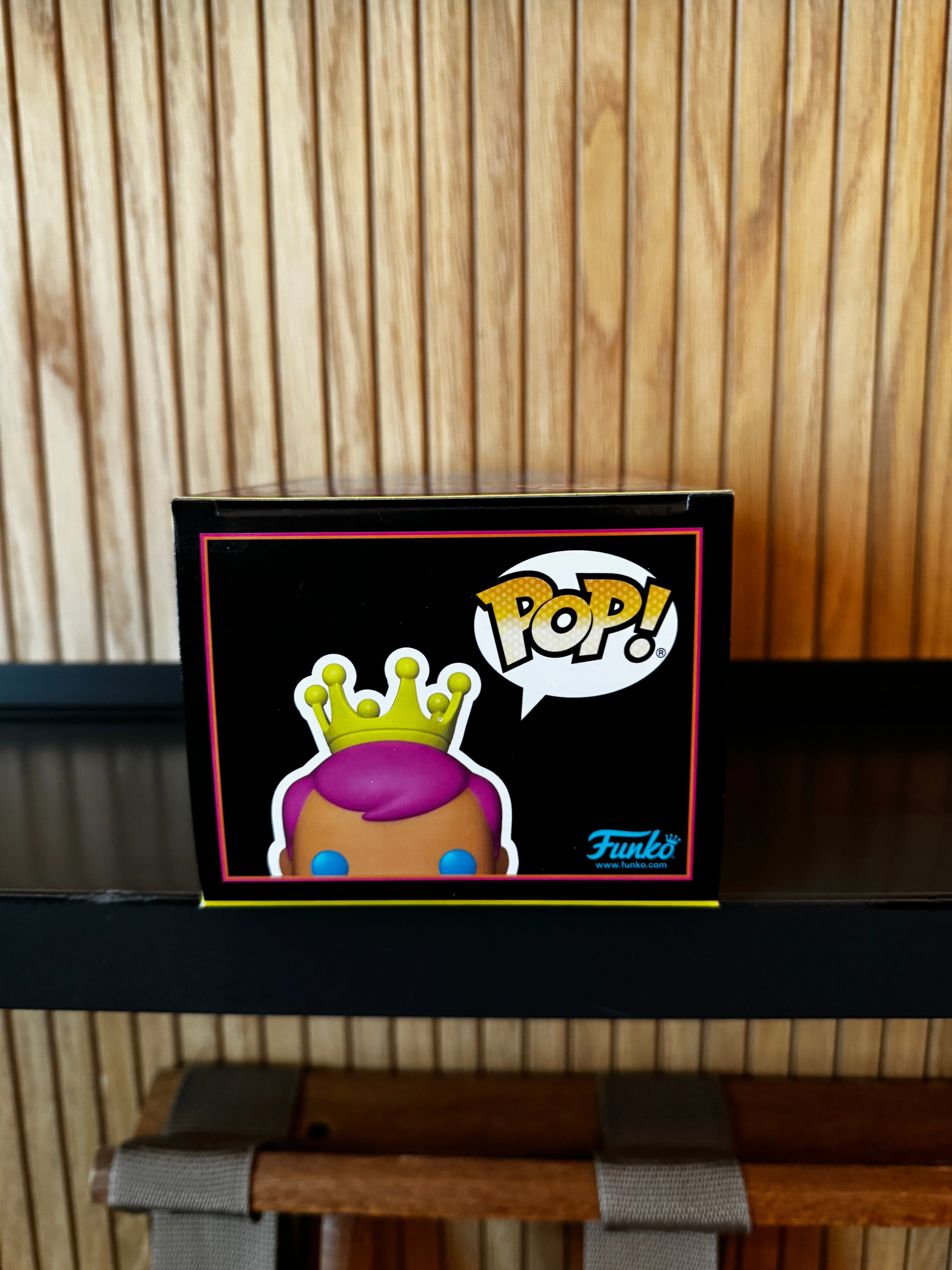 Funko Fundays Experience 2025: Pop! Originals MARVEL Freddy Funko as Iron Man (Blacklight) LE500 - Image 4
