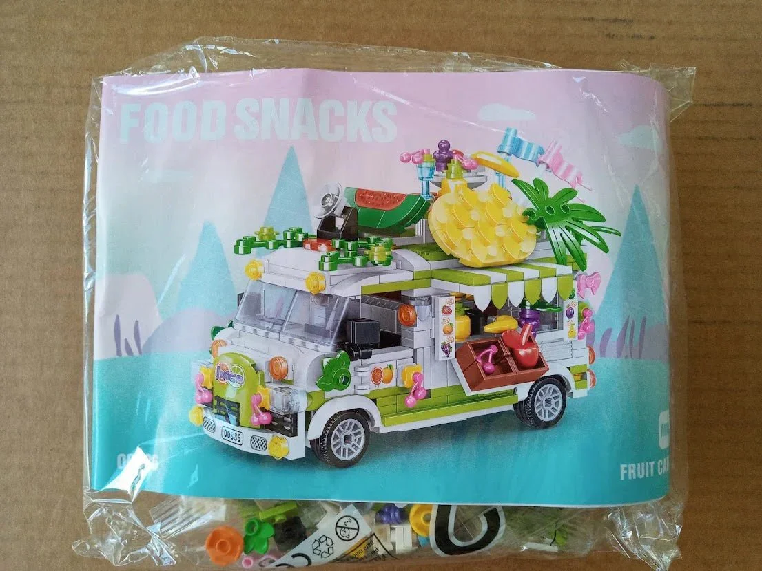 Ice Cream Truck (Over 500 Pieces) - Custom Building Blocks Mini Figures Compatible with LEGO - Image 9