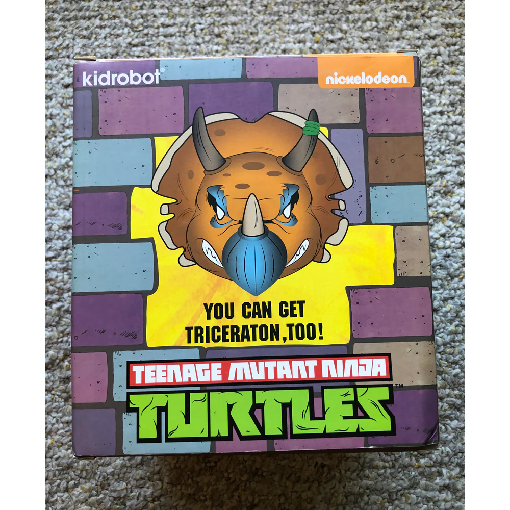 Kidrobot TMNT Shredder Gold 7 inch SDCC Exclusive - Image 3