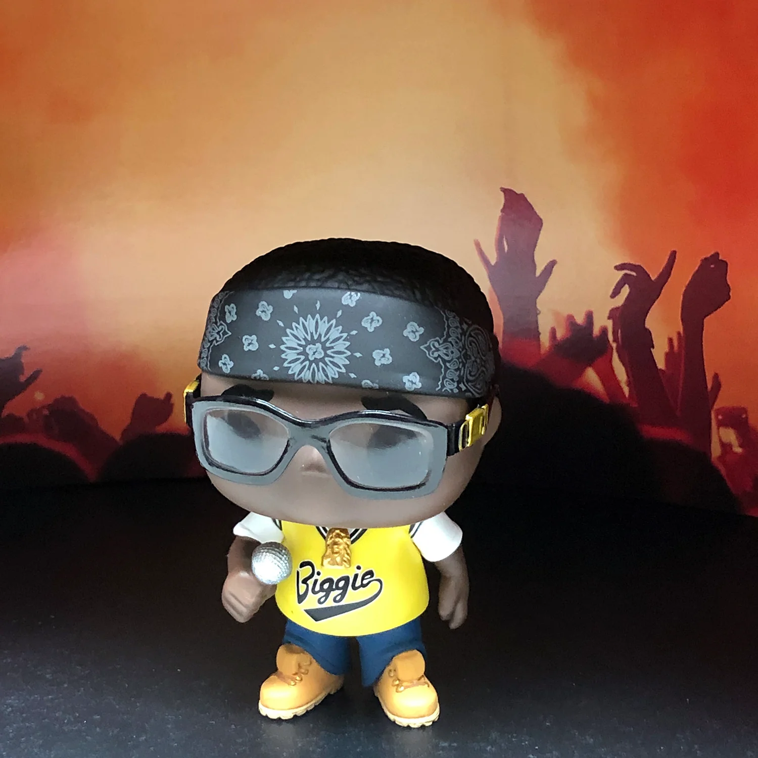 **DISCONTINUED** ROCK CONCERT - Display Case for Funko Pops with 3 Backdrop Inserts, Corrugated Cardboard - Image 12