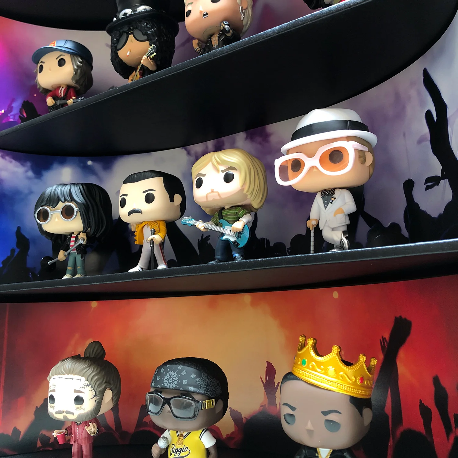 **DISCONTINUED** ROCK CONCERT - Display Case for Funko Pops with 3 Backdrop Inserts, Corrugated Cardboard - Image 4