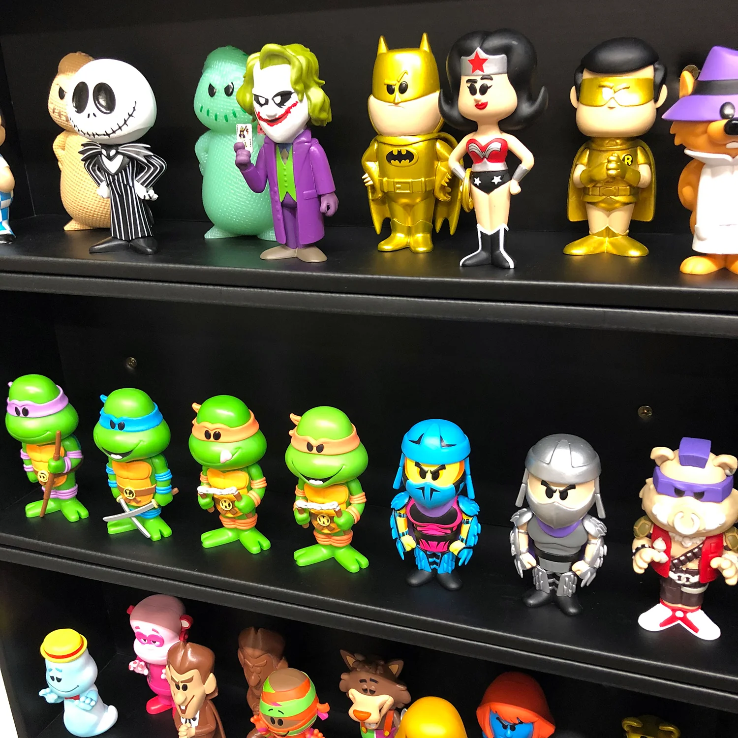 **DISCONTINUED** SODA - Single Row Display Case for Funko Soda, Wall Mountable & Stackable Pop Shelf (Cardboard) - Image 25