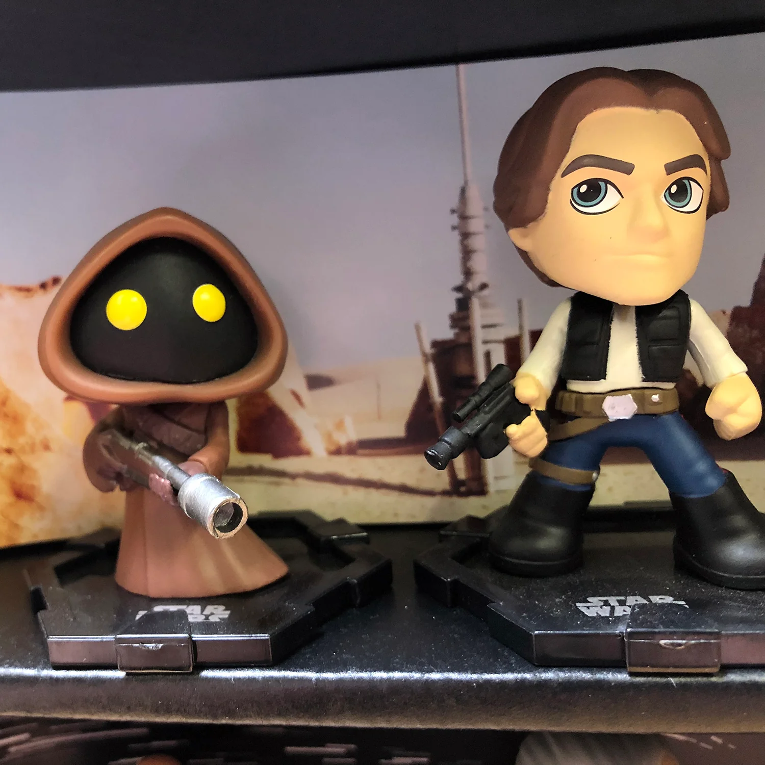 **DISCONTINUED** STAR WARS - MINI Display Case for Small Toys with 3 Backdrop Inserts, Corrugated Cardboard - Image 10